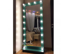 Гримерное зеркало с подсветкой лампочками на подставке в изумрудной раме 180х80 см